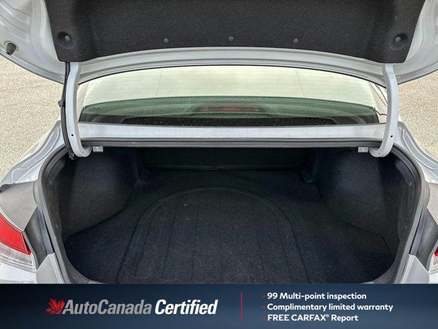 Hyundai Elantra  2024