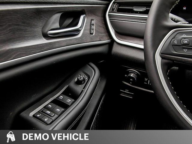 Jeep Grand Cherokee  2024