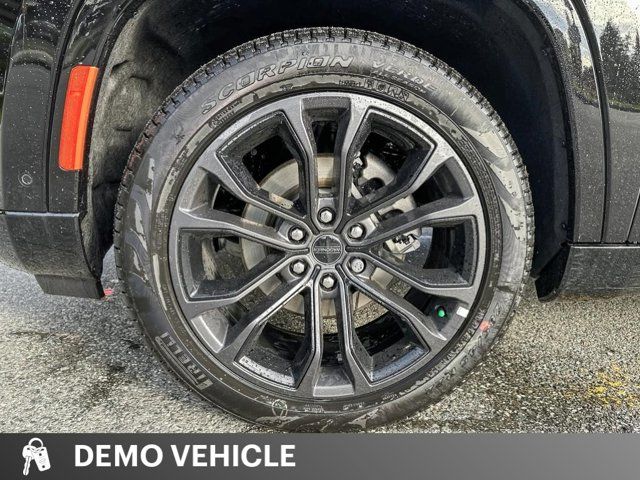 Jeep Grand Wagoneer  2023