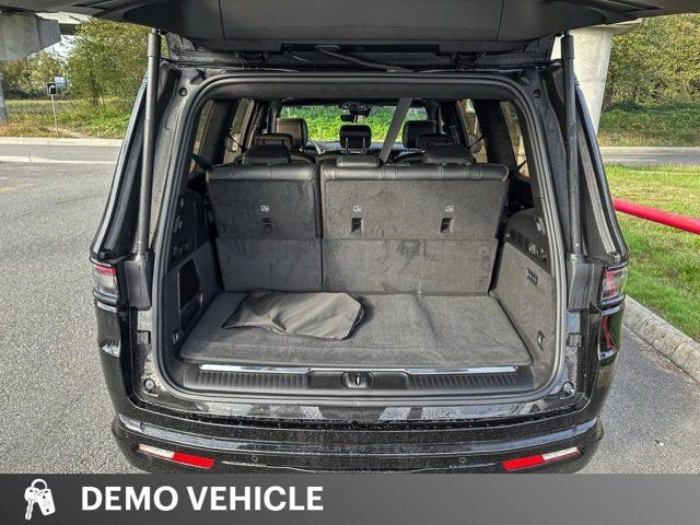 Jeep Grand Wagoneer  2023