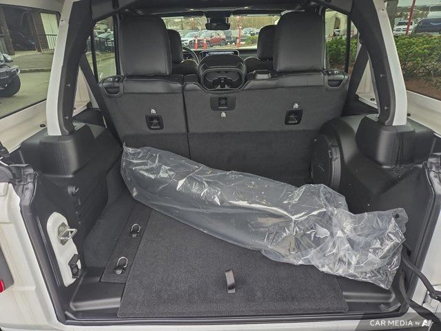 Jeep Wrangler 4-Door  2024