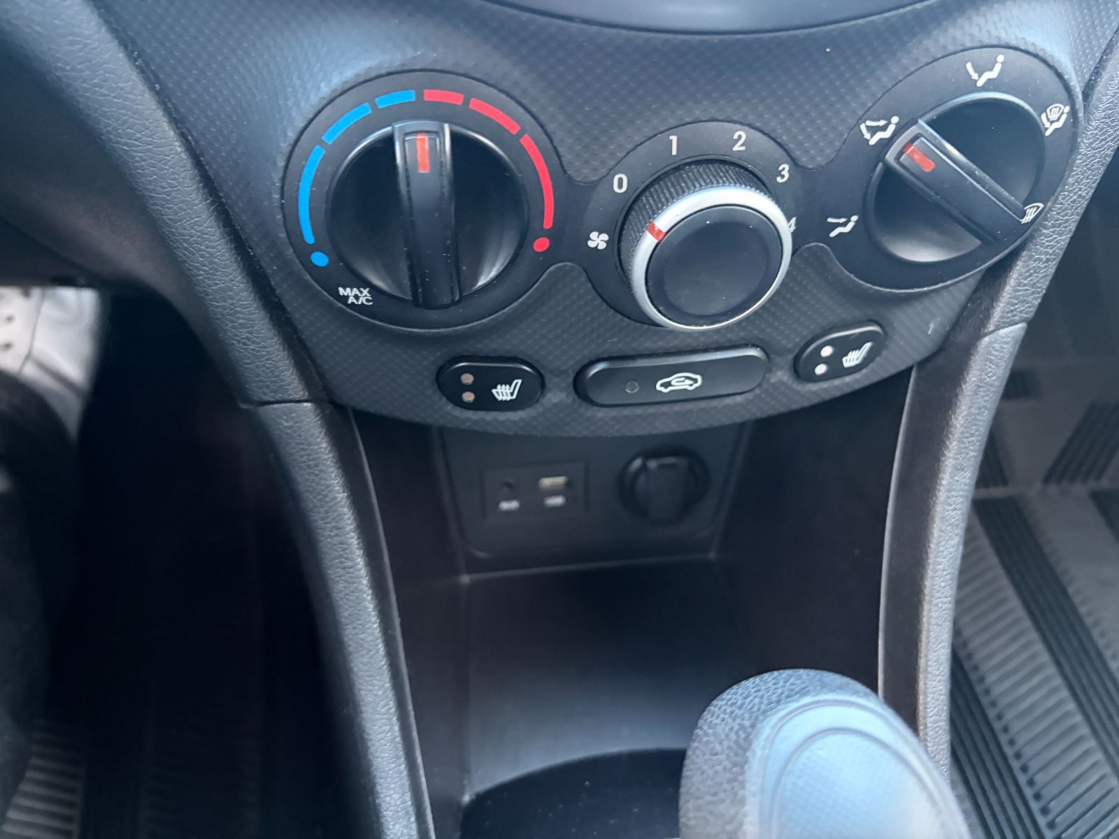 Hyundai Accent  2014