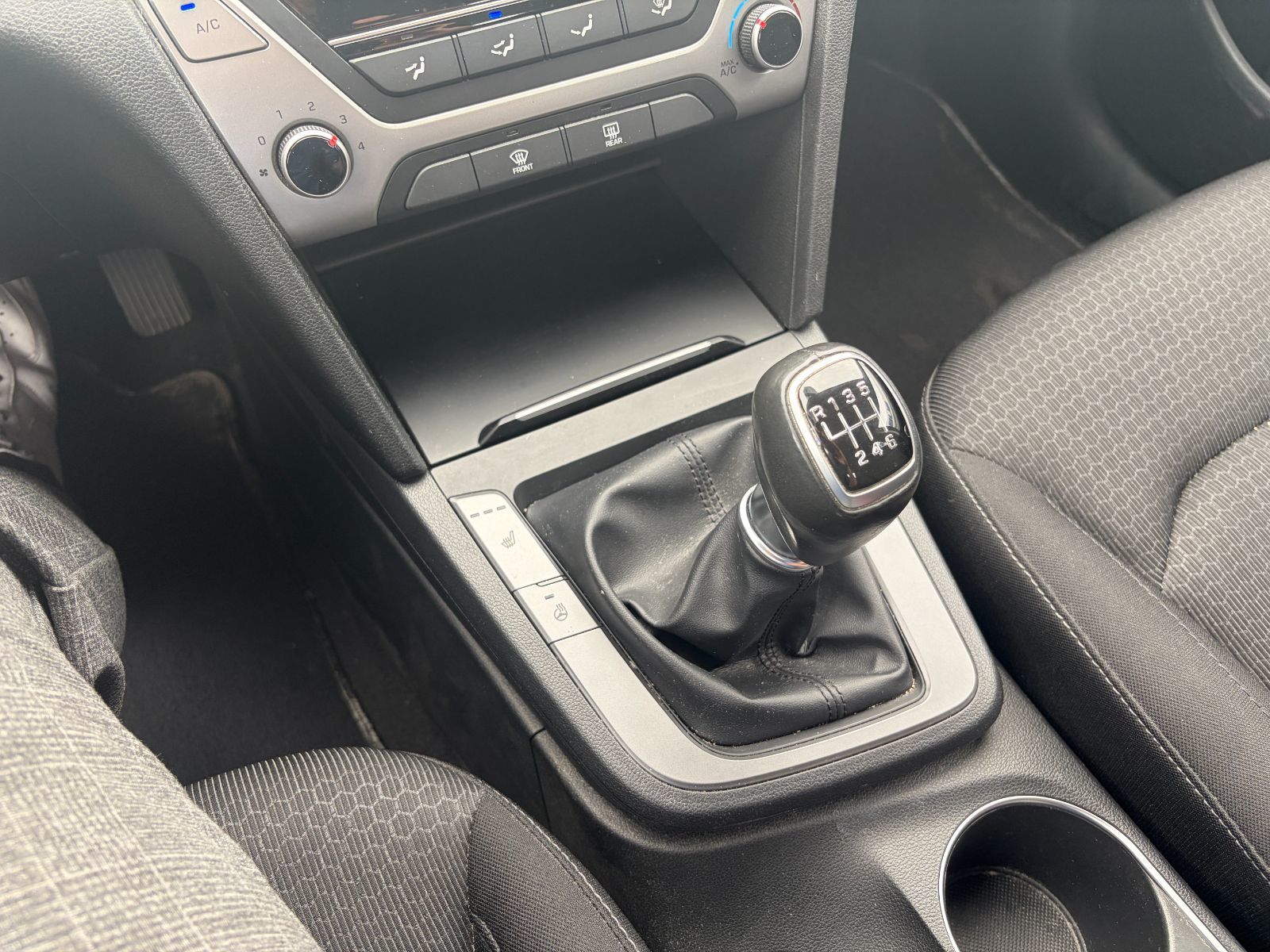 Hyundai Elantra  2018 à Dorval, Québec