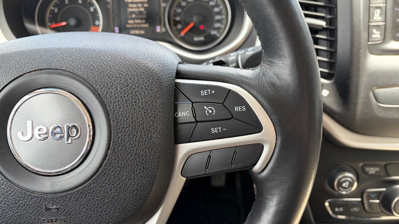 Jeep Cherokee  2015
