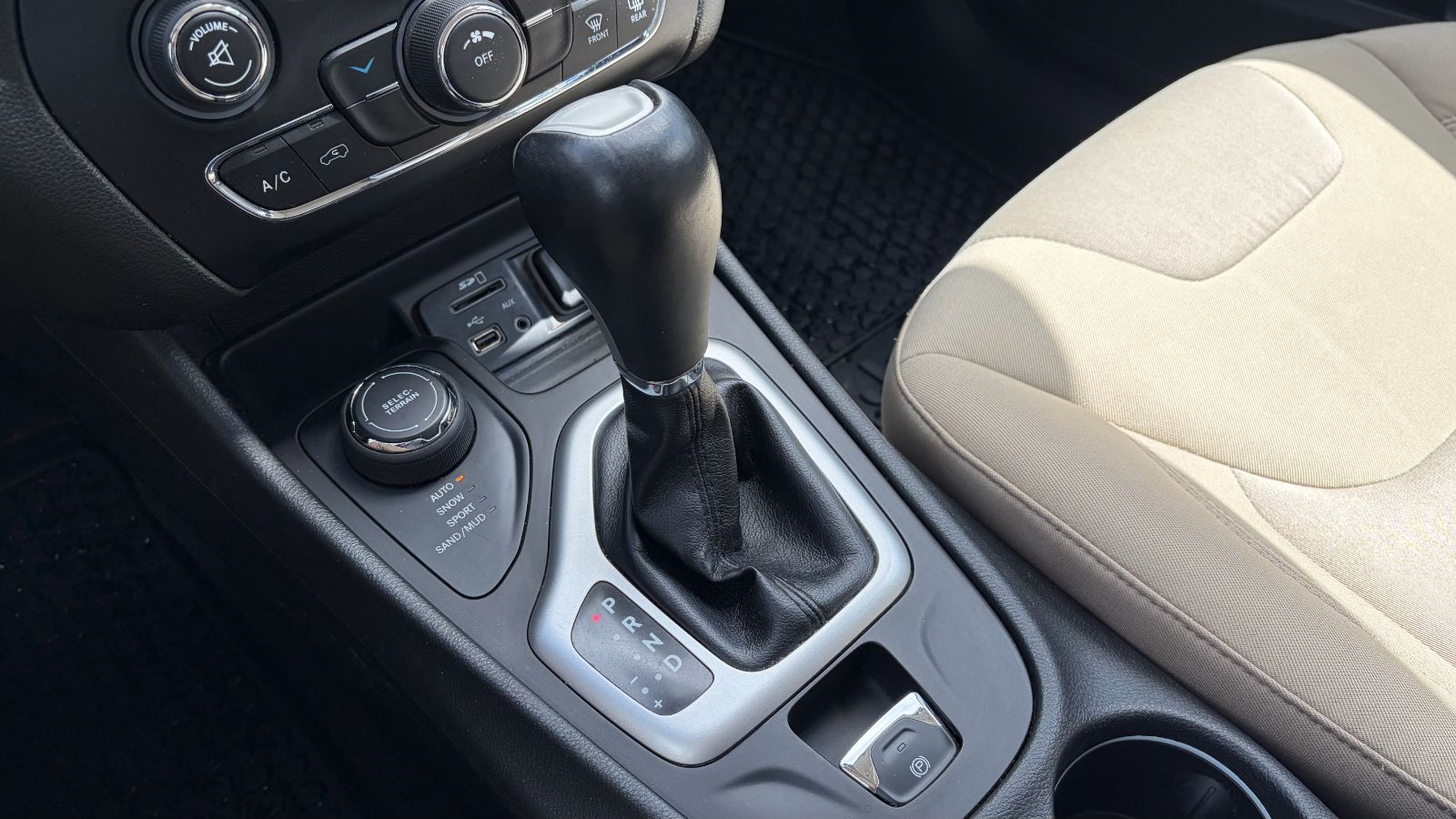 Jeep Cherokee  2015
