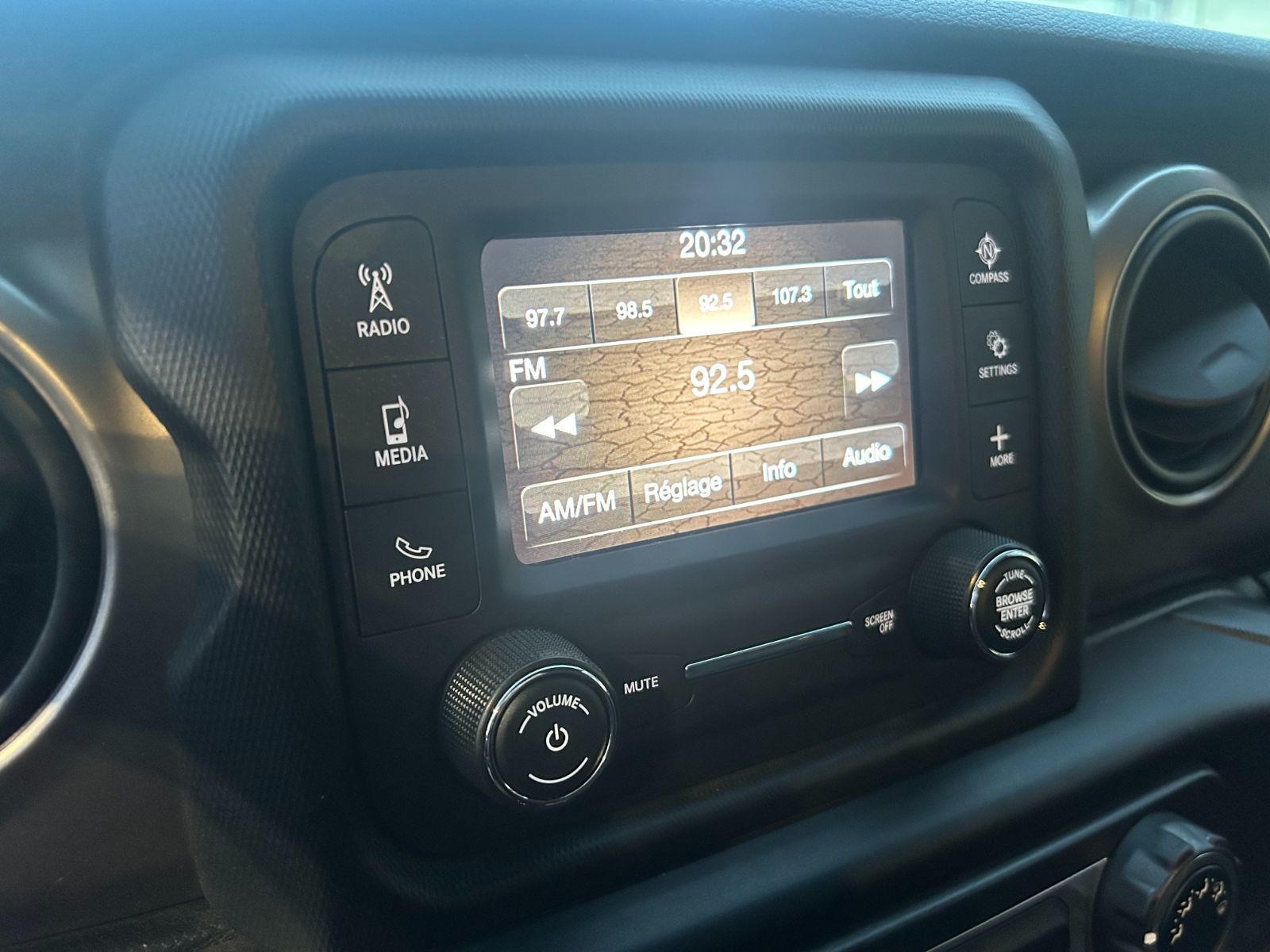 2020 Jeep Wrangler in Dorval, Quebec