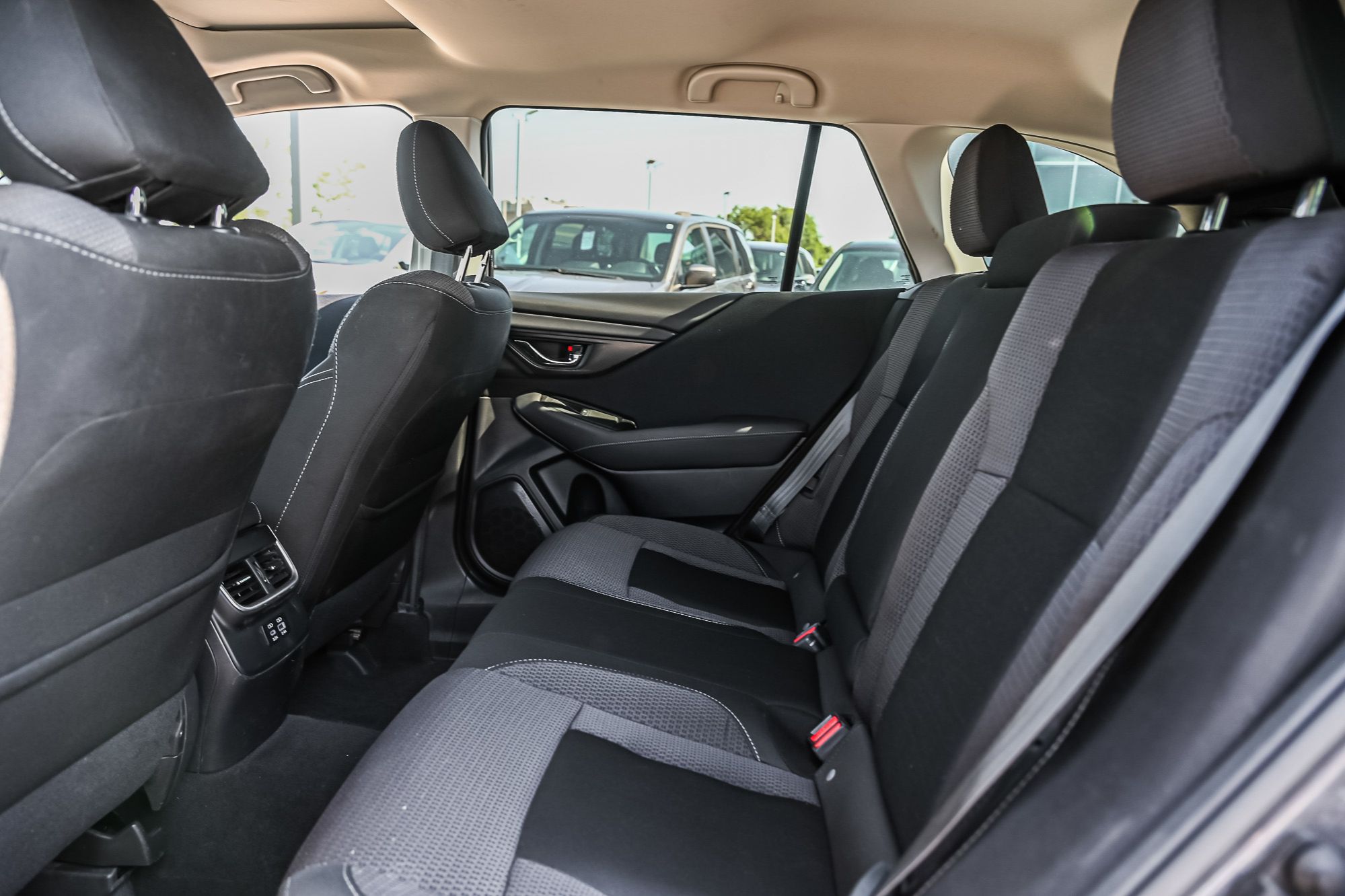 Subaru Outback  2024