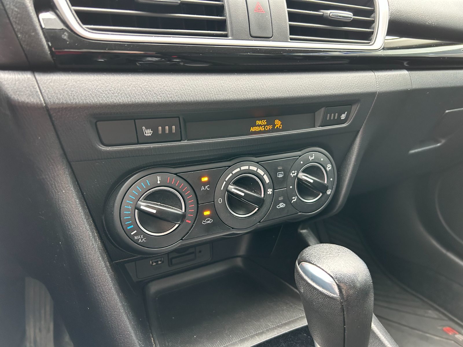 Mazda 3  2016 à Dorval, Québec
