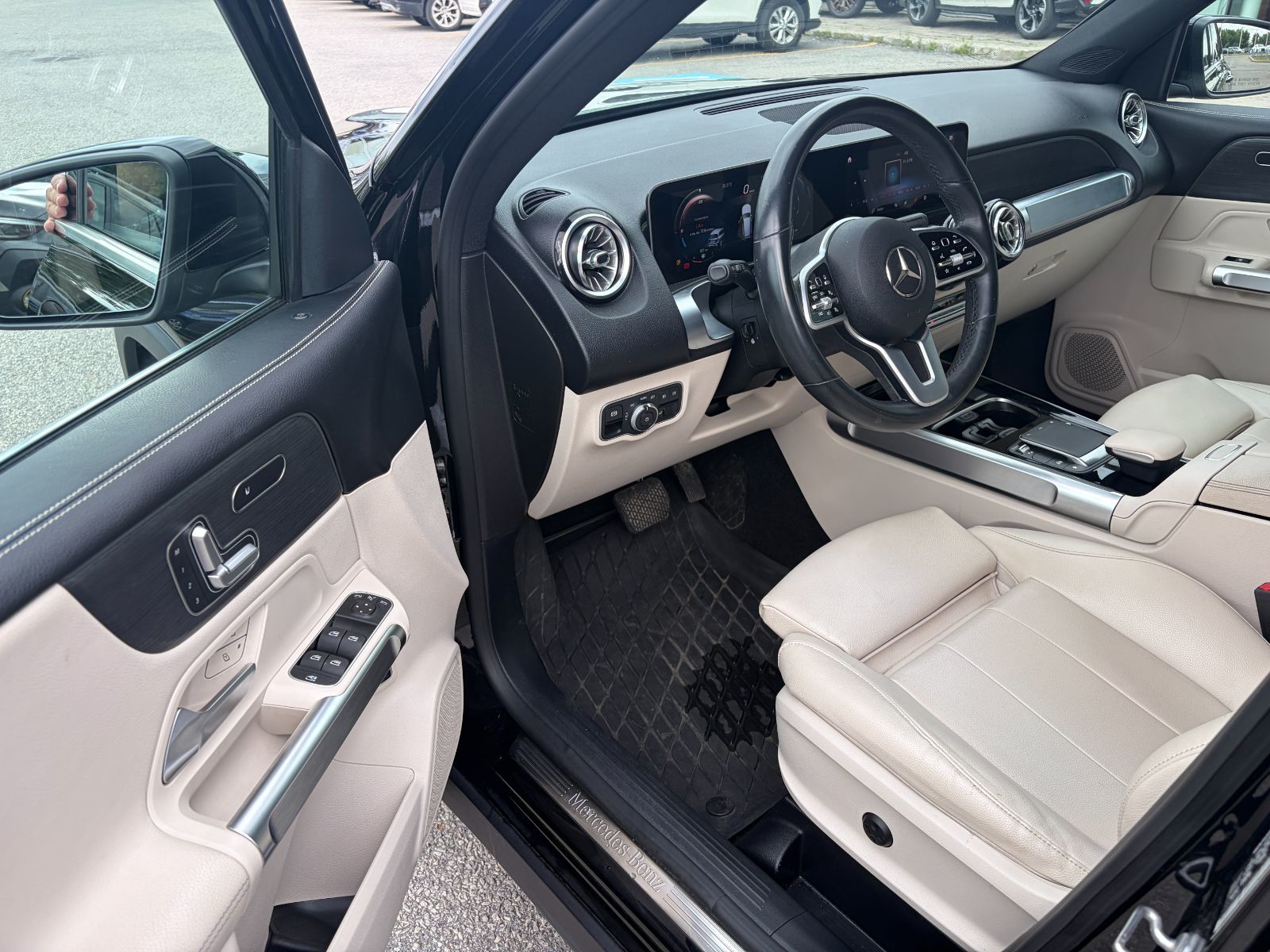 Mercedes-Benz GLB  2021