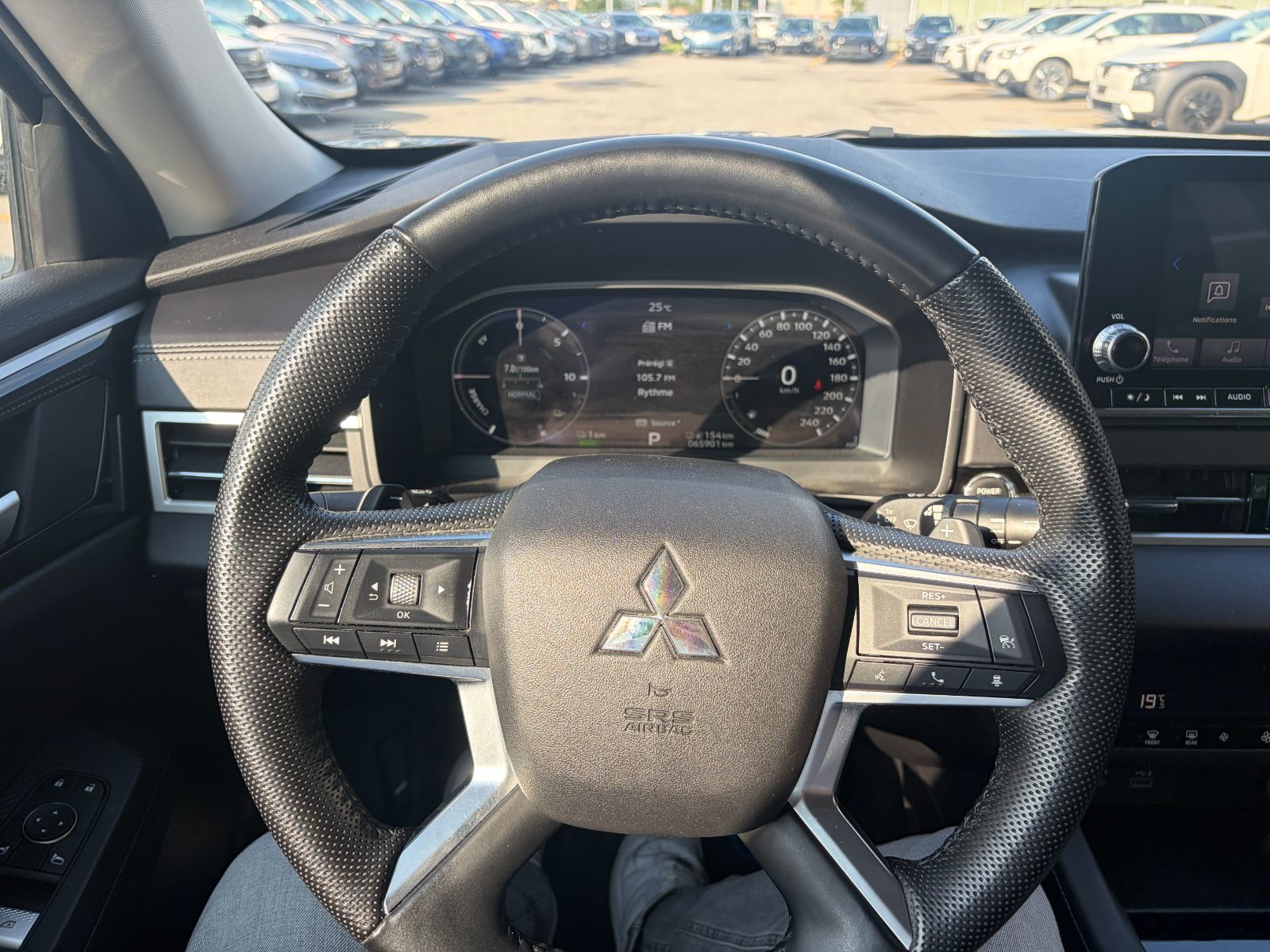Mitsubishi Outlander PHEV  2023