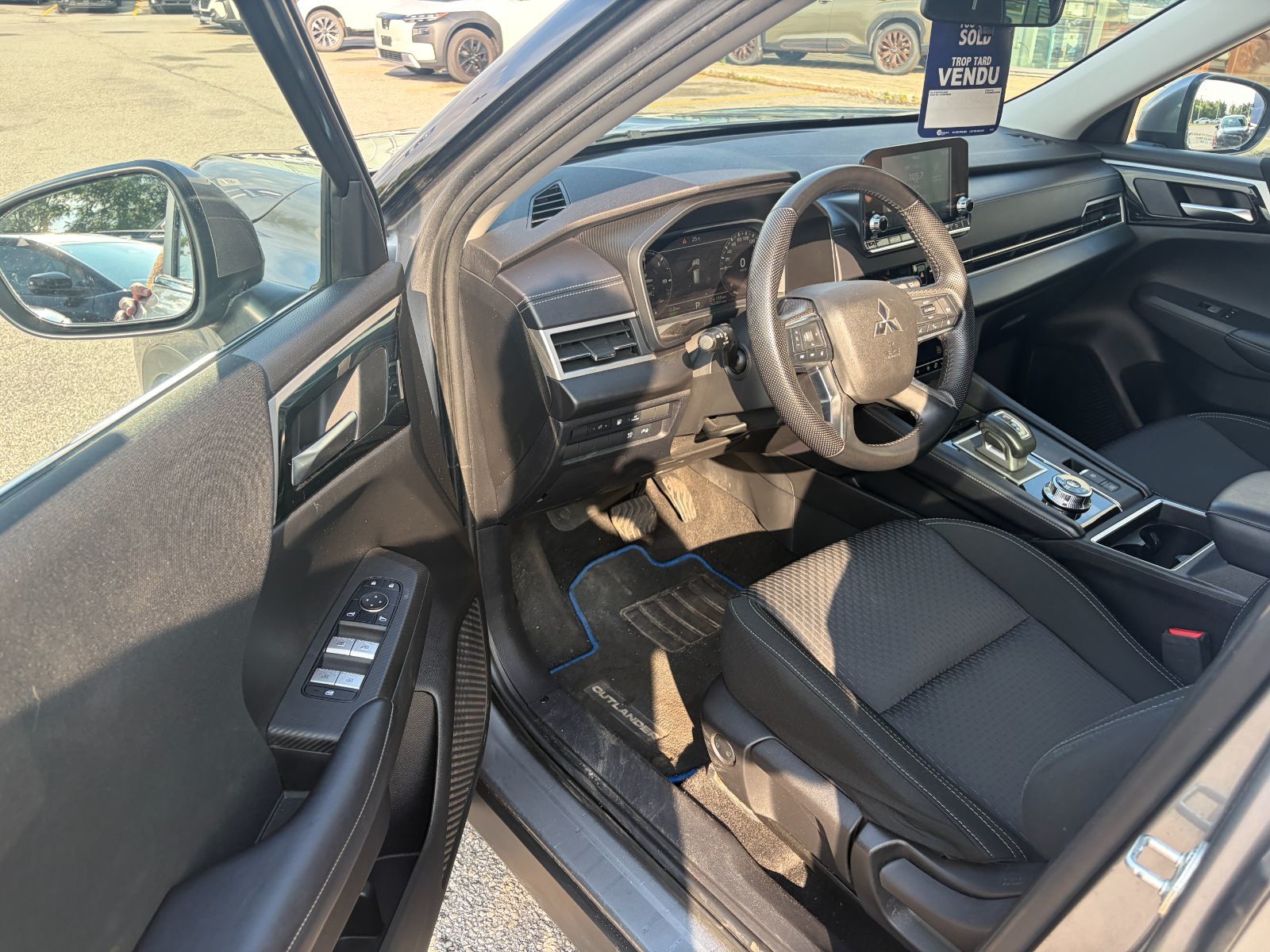 Mitsubishi Outlander PHEV  2023