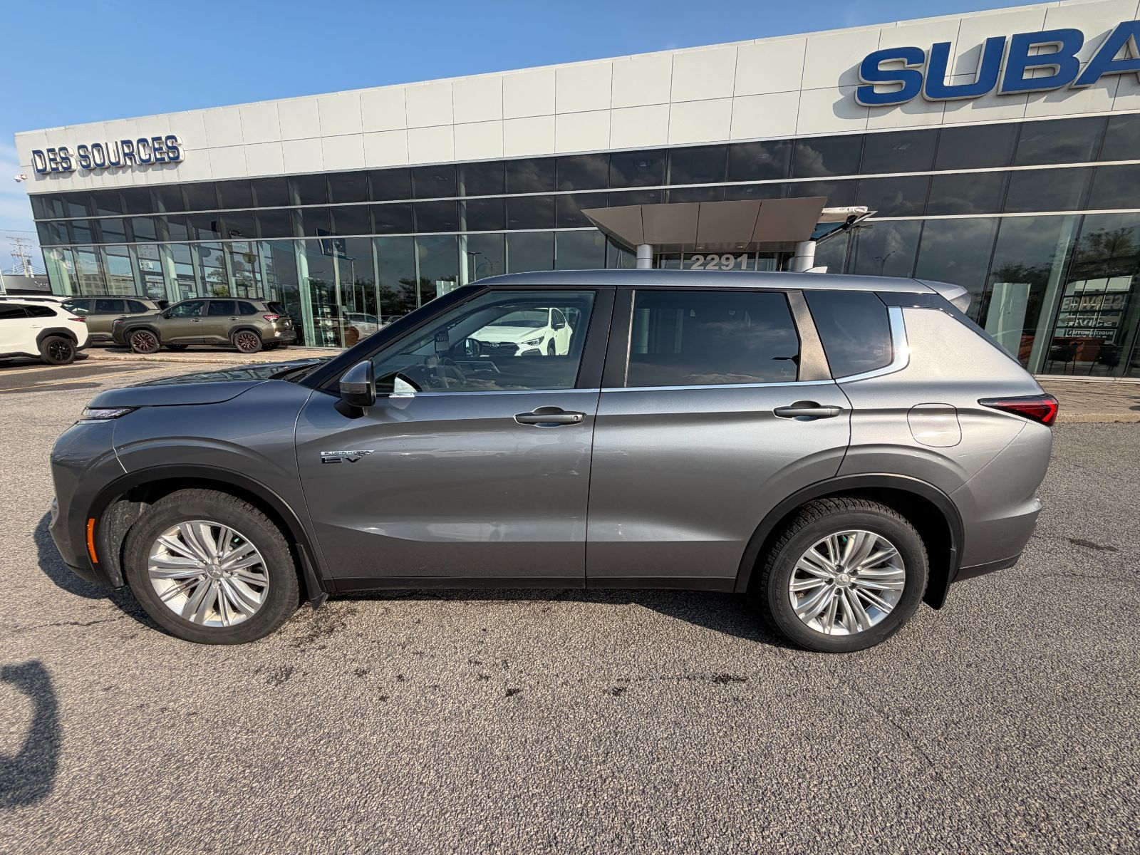 Mitsubishi Outlander PHEV  2023