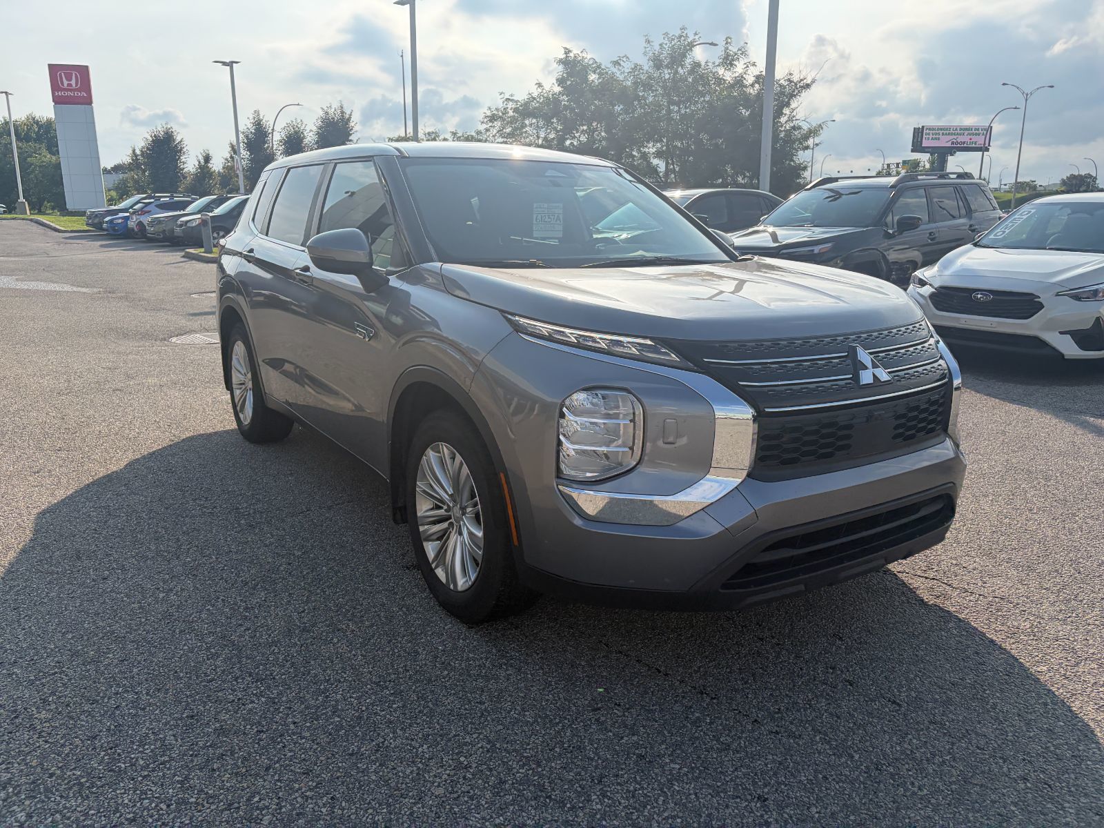 Mitsubishi Outlander PHEV  2023
