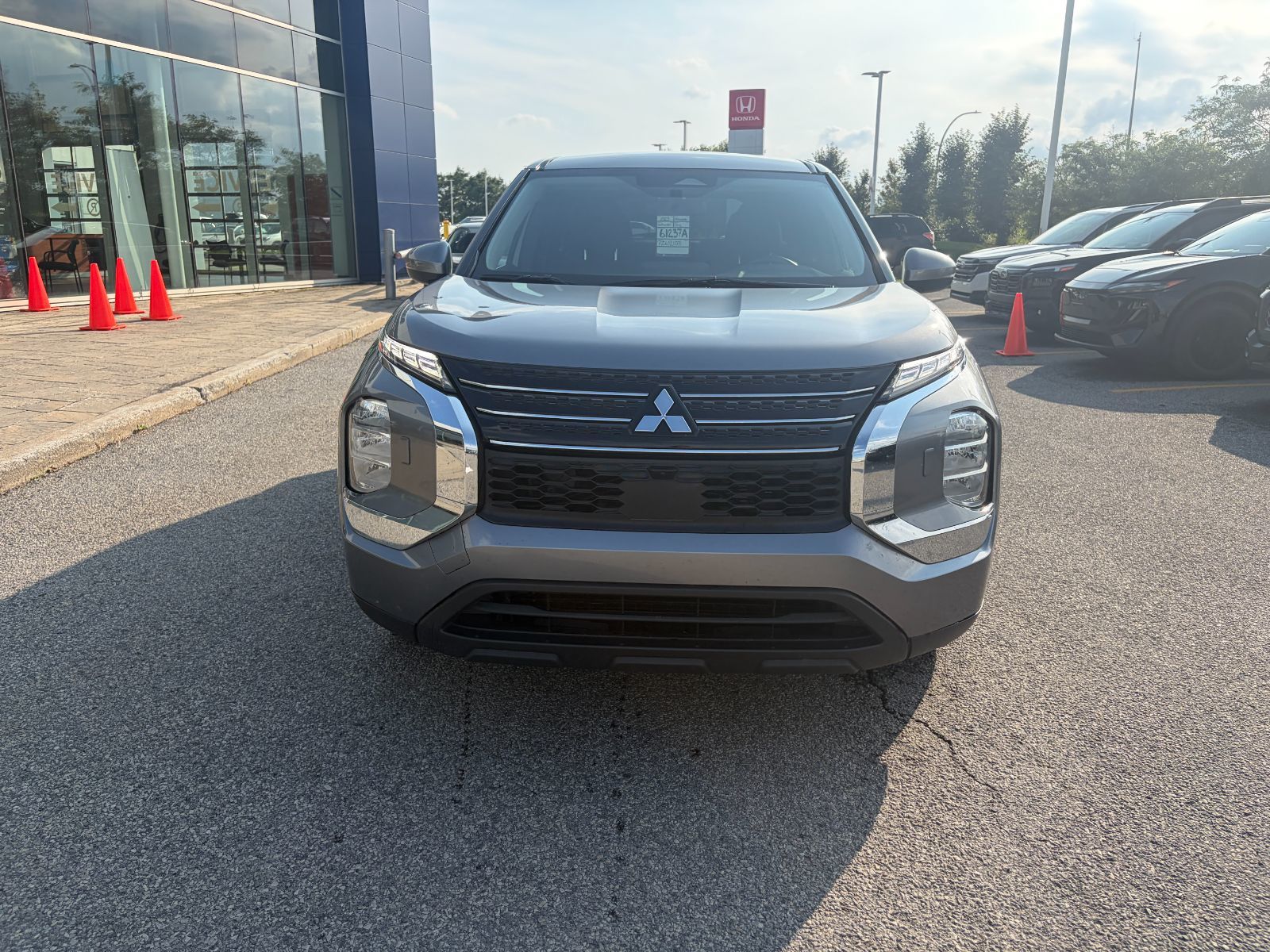 Mitsubishi Outlander PHEV  2023