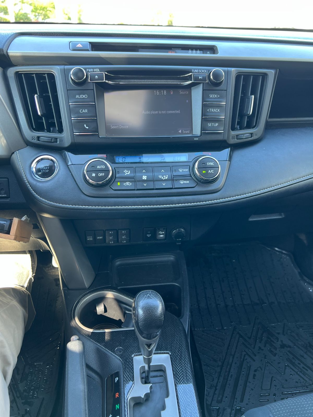 2018 Toyota RAV4 in Dorval, Quebec