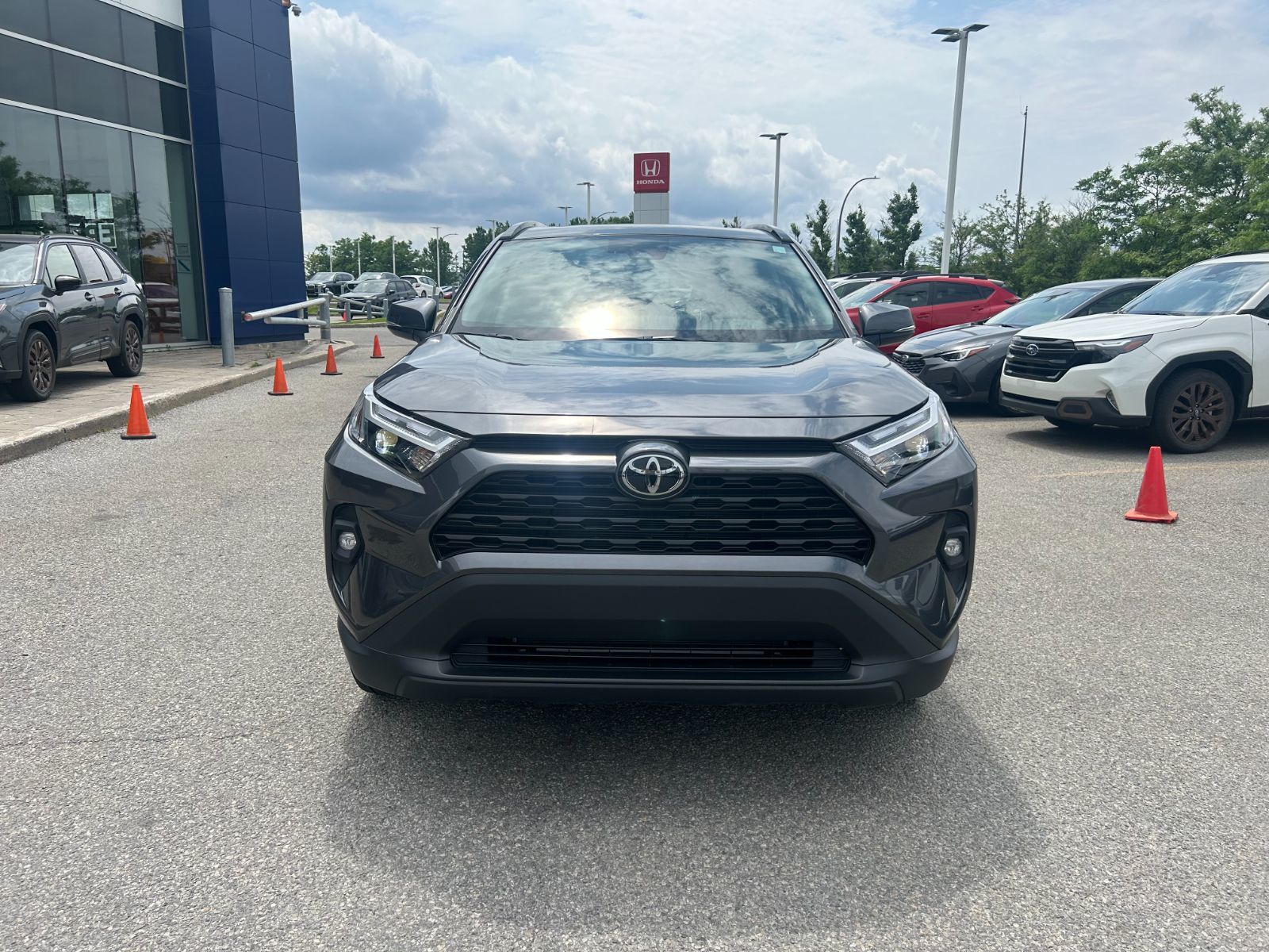 Toyota RAV4  2023 à Dorval, Québec