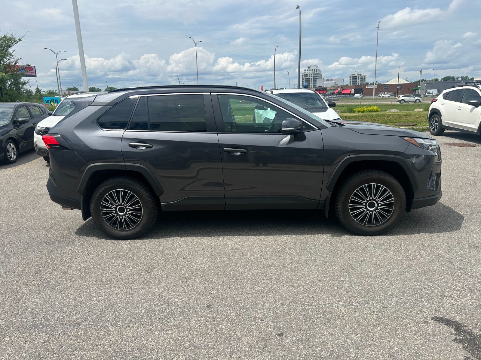 Toyota RAV4  2023 à Dorval, Québec