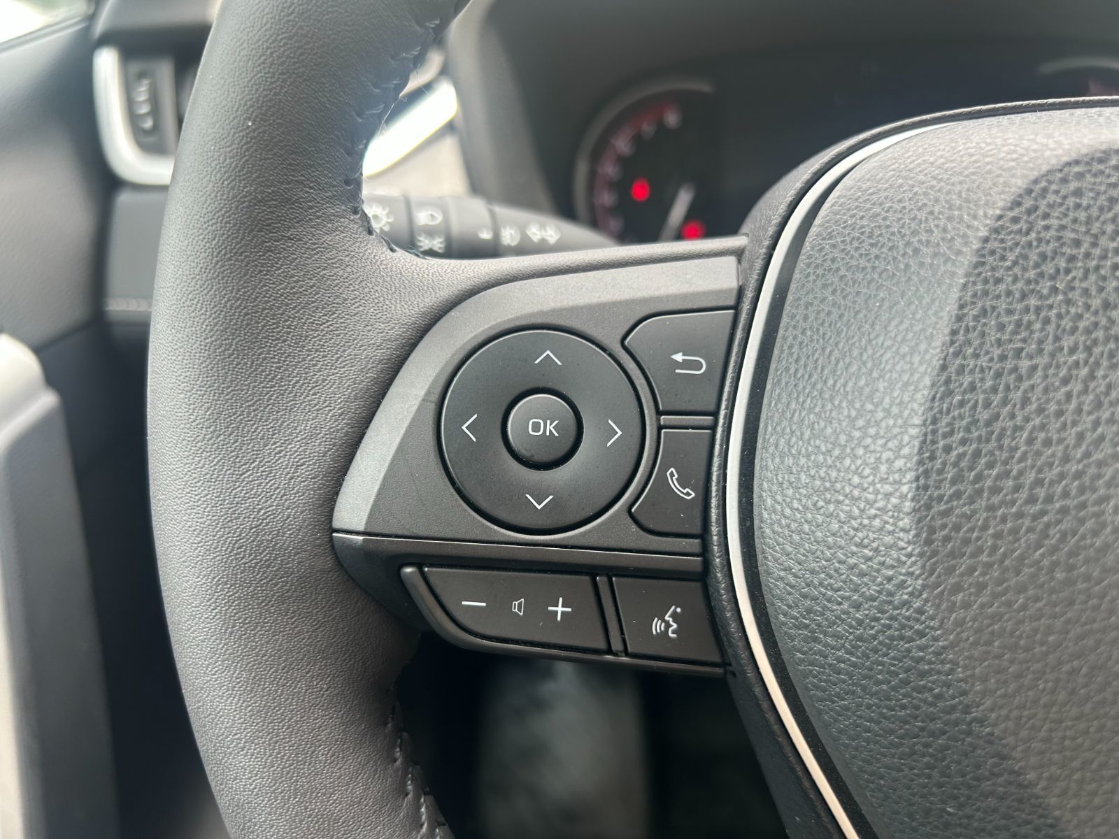 Toyota RAV4  2023 à Dorval, Québec