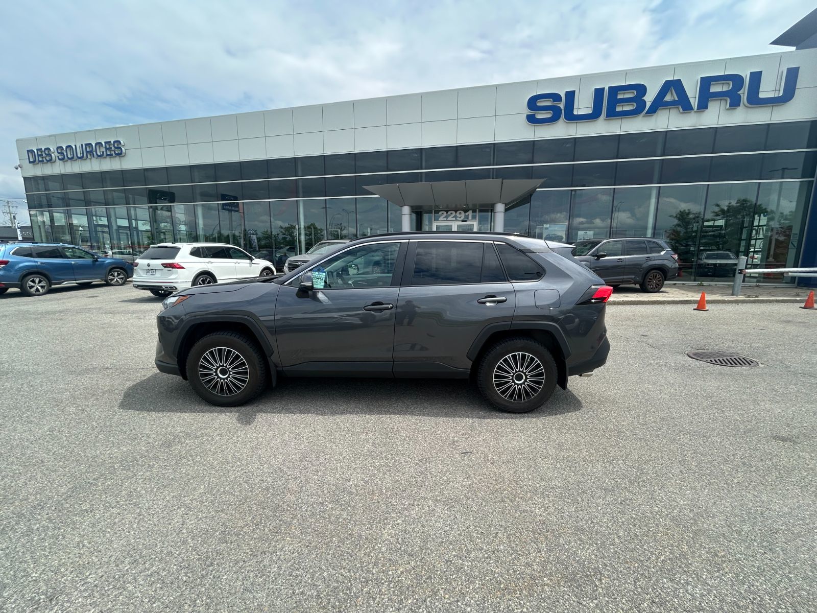 Toyota RAV4  2023 à Dorval, Québec