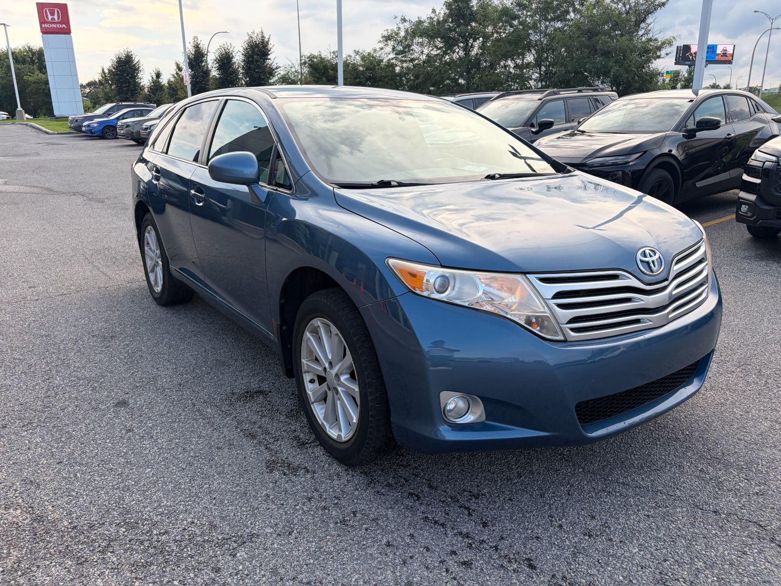 Toyota Venza  2010 à Dorval, Québec