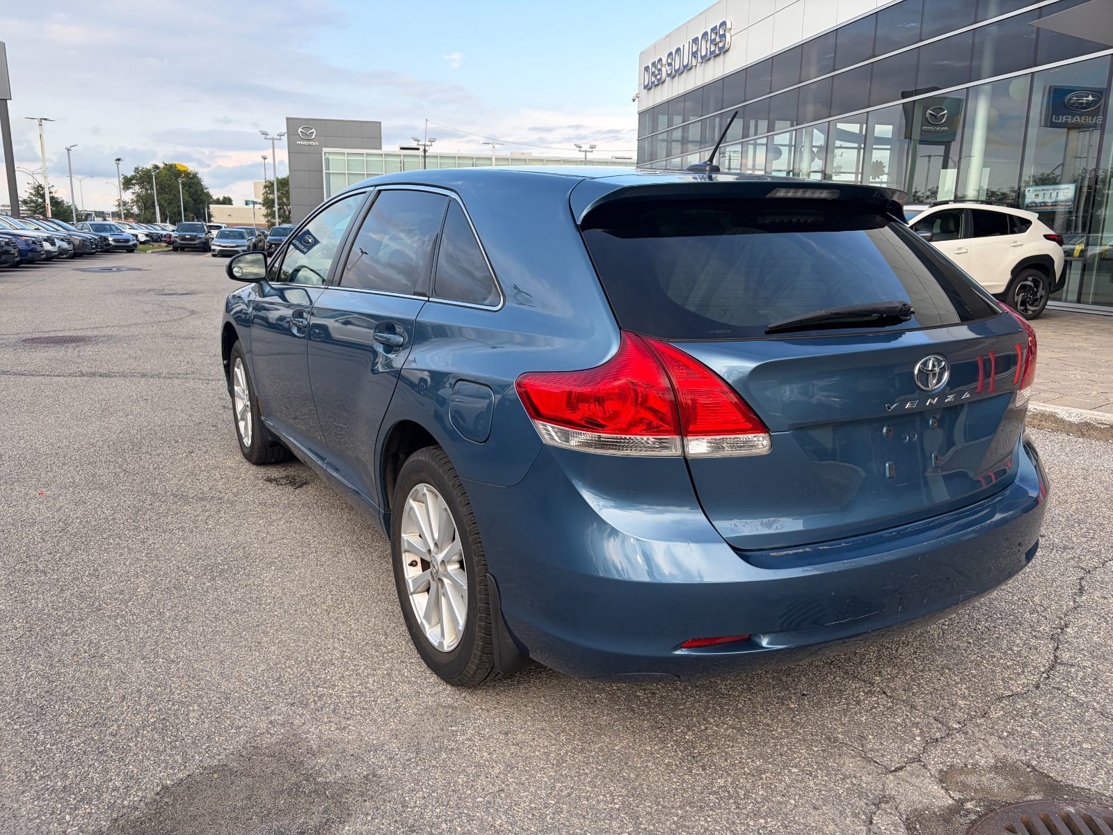 Toyota Venza  2010 à Dorval, Québec