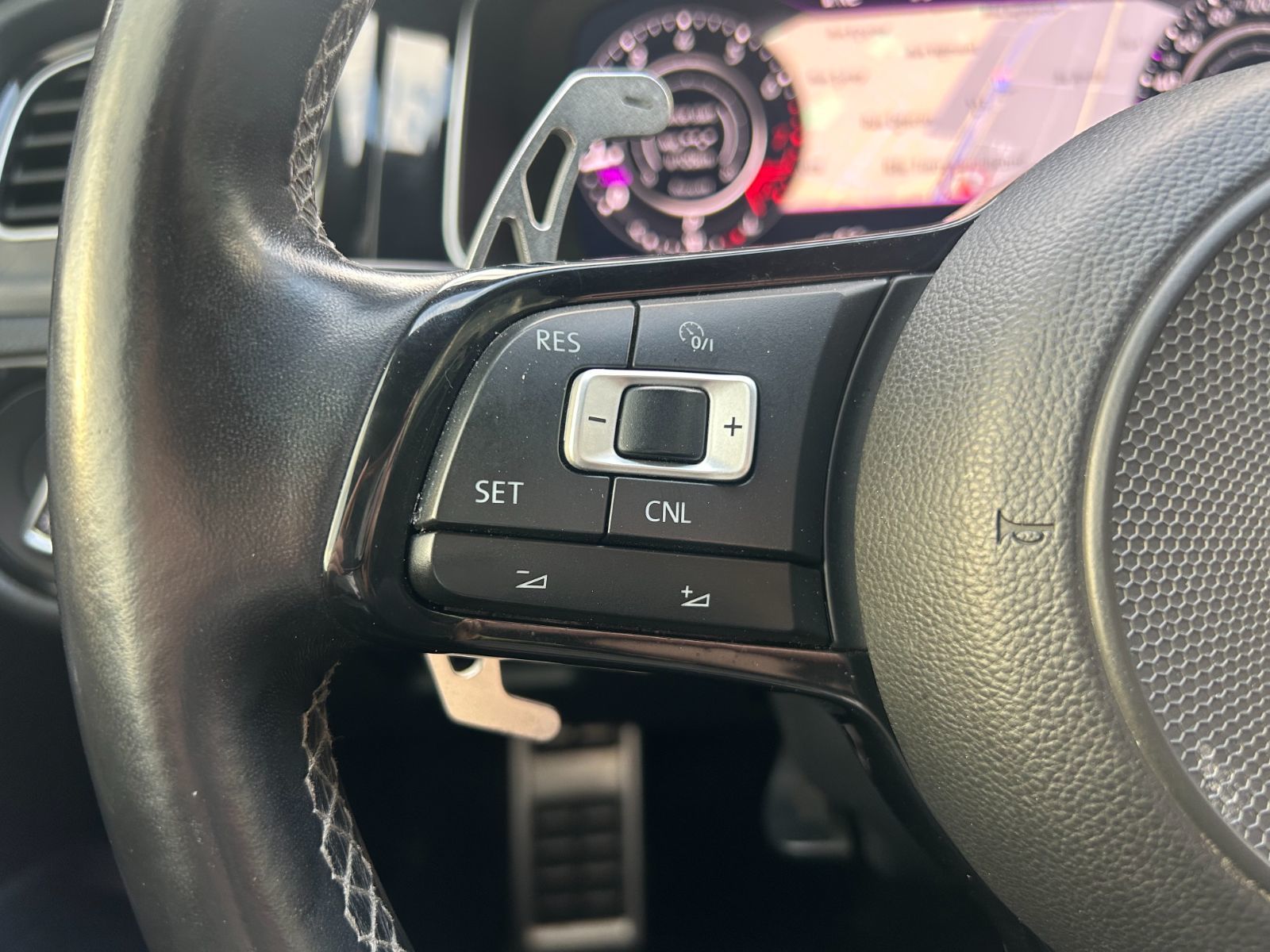 2018 Volkswagen Golf R in Dorval, Quebec