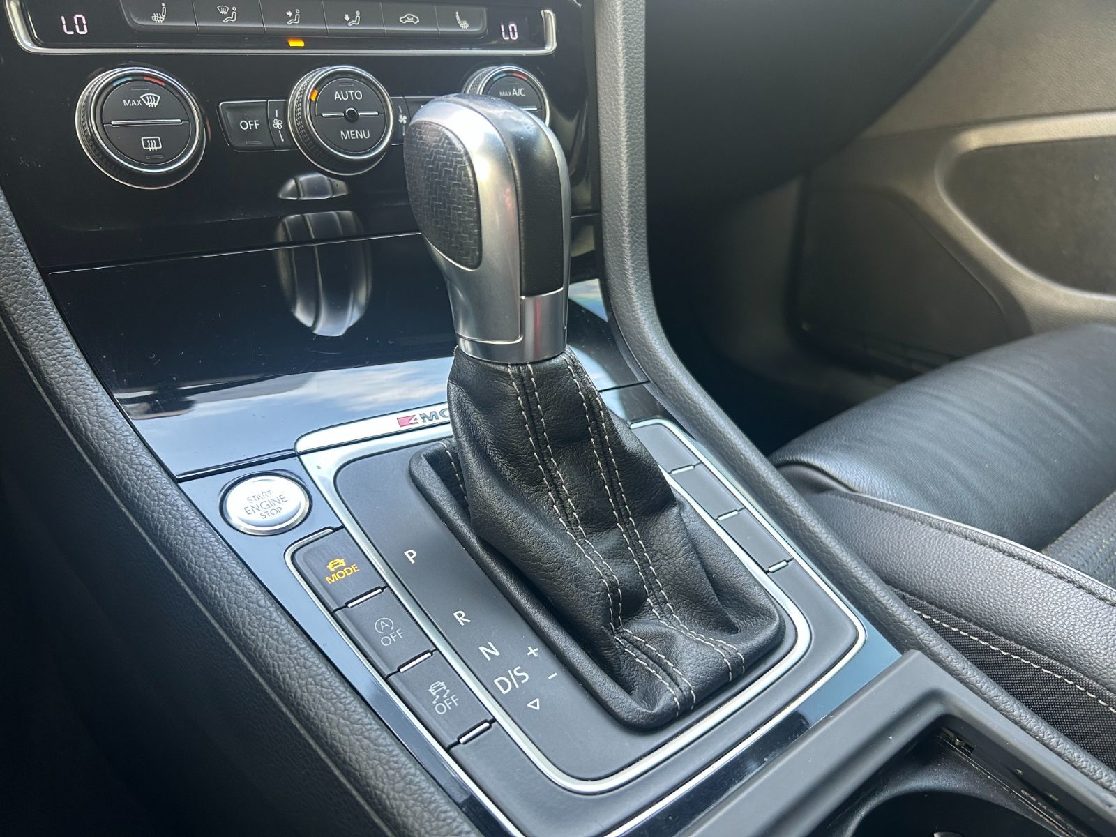 2018 Volkswagen Golf R in Dorval, Quebec