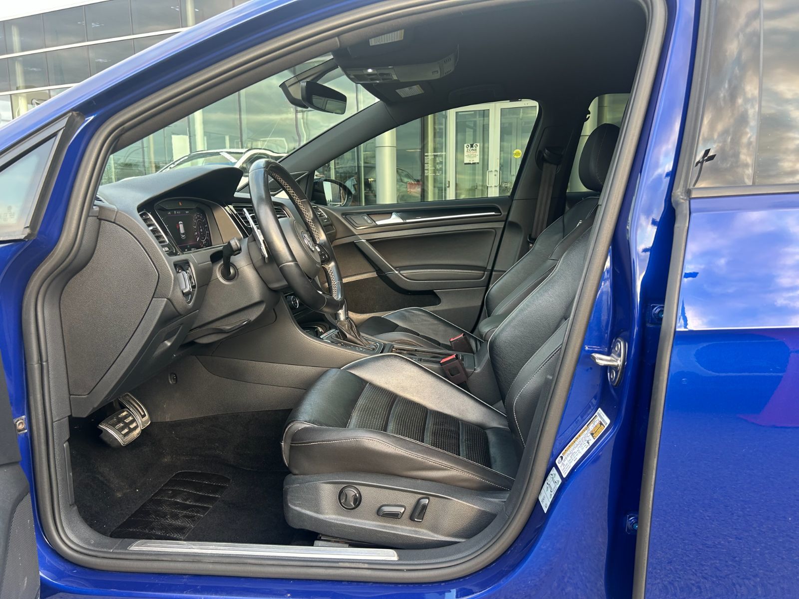 2018 Volkswagen Golf R in Dorval, Quebec