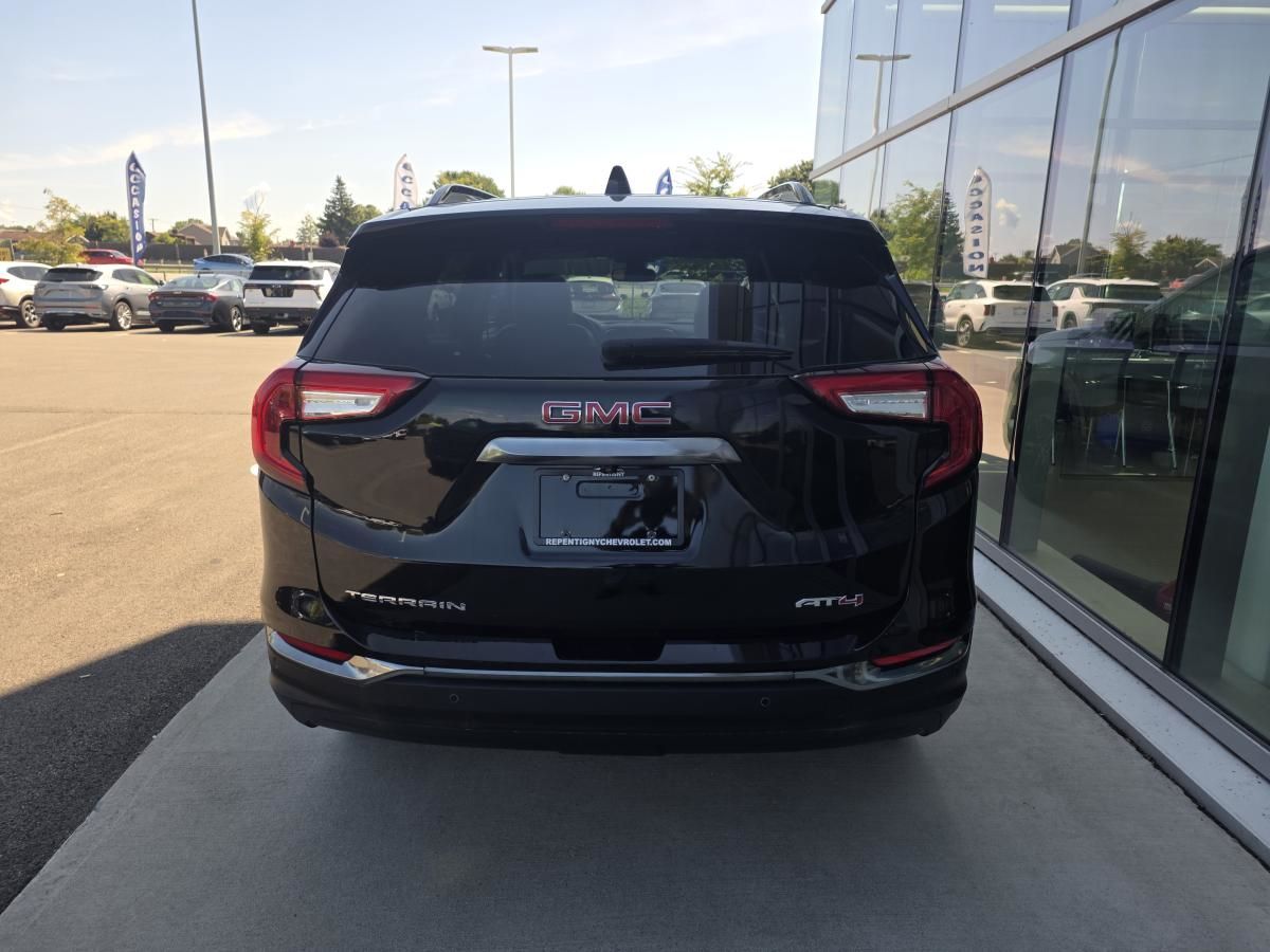 Photo 2022 GMC Terrain AT4 #6