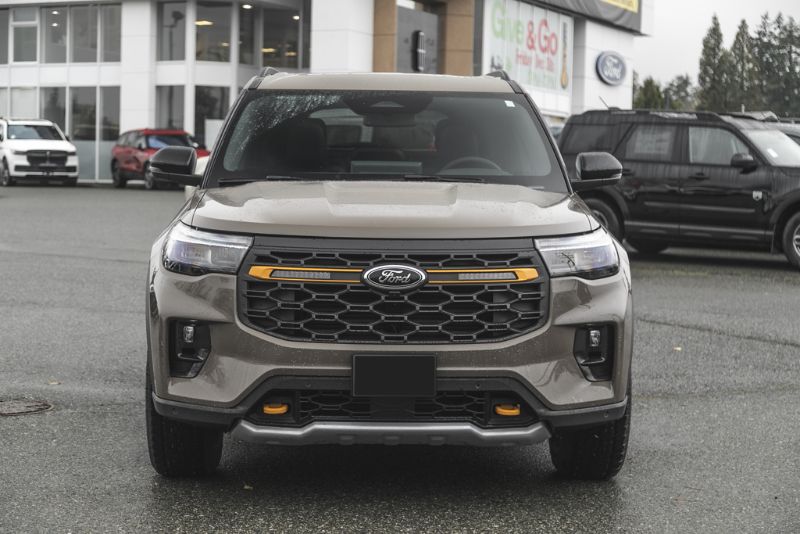 Photo 2026 Ford Explorer Tremor #2