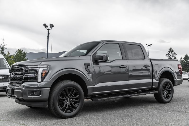 Photo 2026 Ford F-150 Lightning Lariat #3
