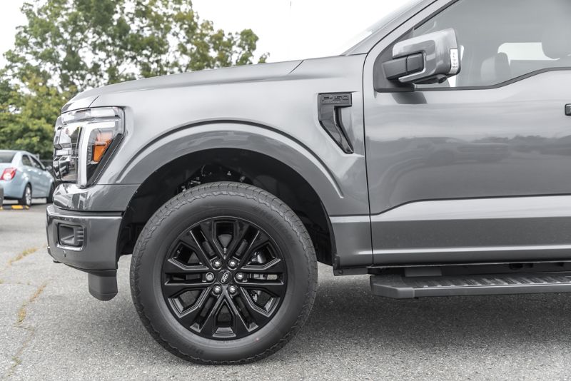 Photo 2026 Ford F-150 Lightning Lariat #4