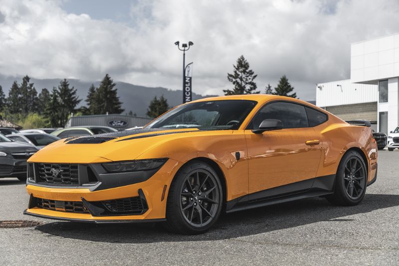 Photo 2026 Ford Mustang Dark Horse #3