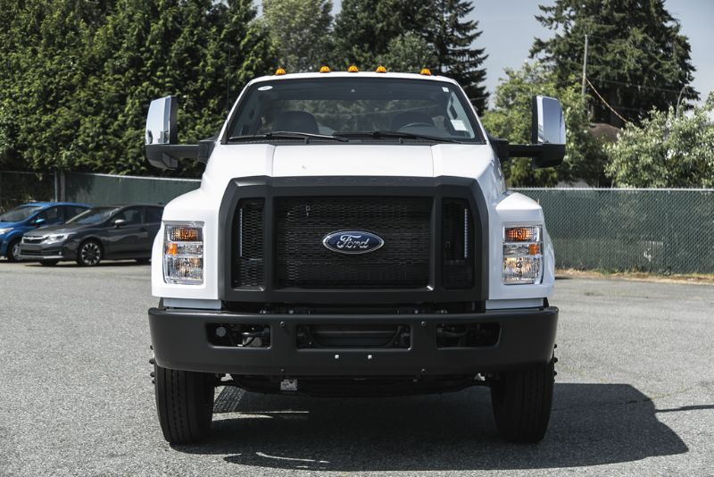 Photo 2026 Ford Super Duty F-750 Straight Frame REGULAR CAB DOCK HGT #2