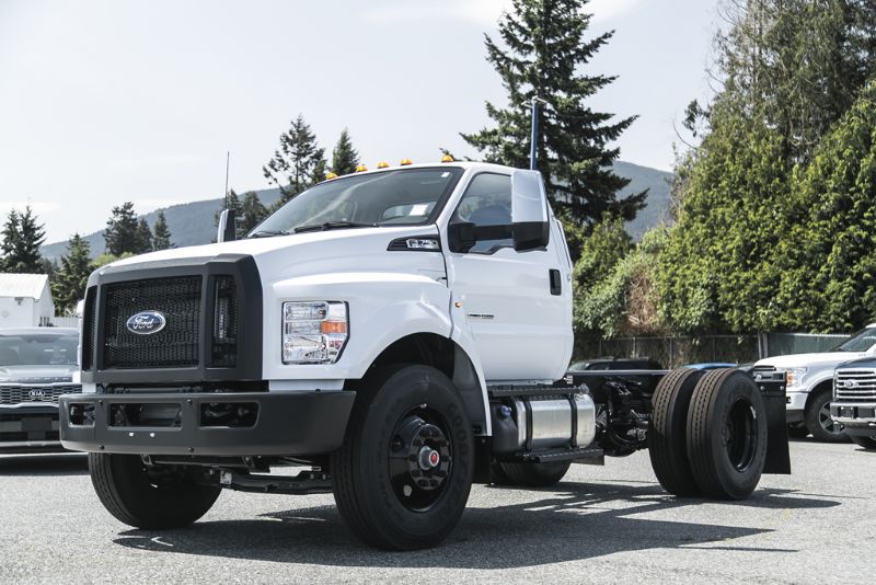 Photo 2026 Ford Super Duty F-750 Straight Frame REGULAR CAB DOCK HGT #3