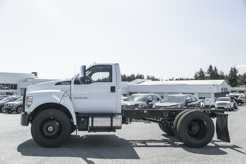 Photo 2026 Ford Super Duty F-750 Straight Frame REGULAR CAB DOCK HGT #6