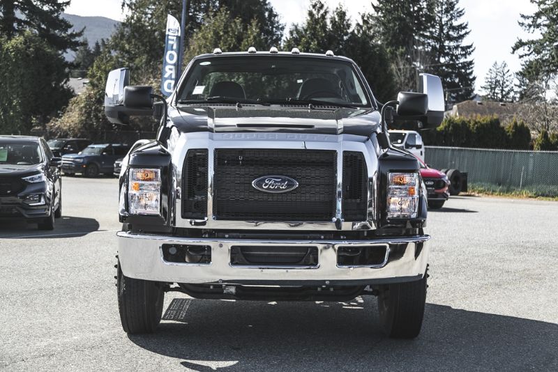 Photo 2027 Ford Super Duty F-750 Straight Frame REGULAR CAB DOCK HGT #2