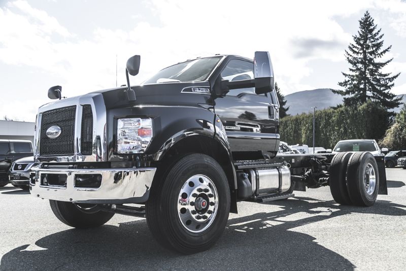 Photo 2027 Ford Super Duty F-750 Straight Frame REGULAR CAB DOCK HGT #7