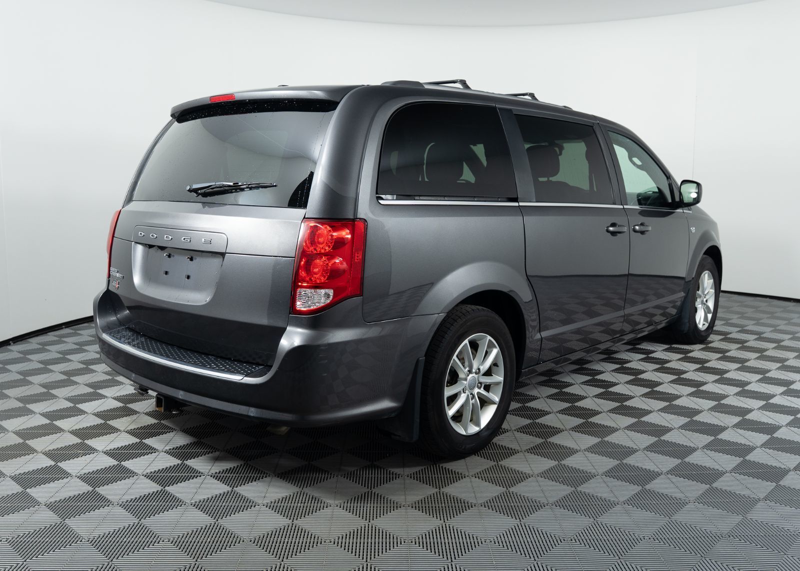 Photo 2019 Dodge Grand Caravan 35th Anniversary #7