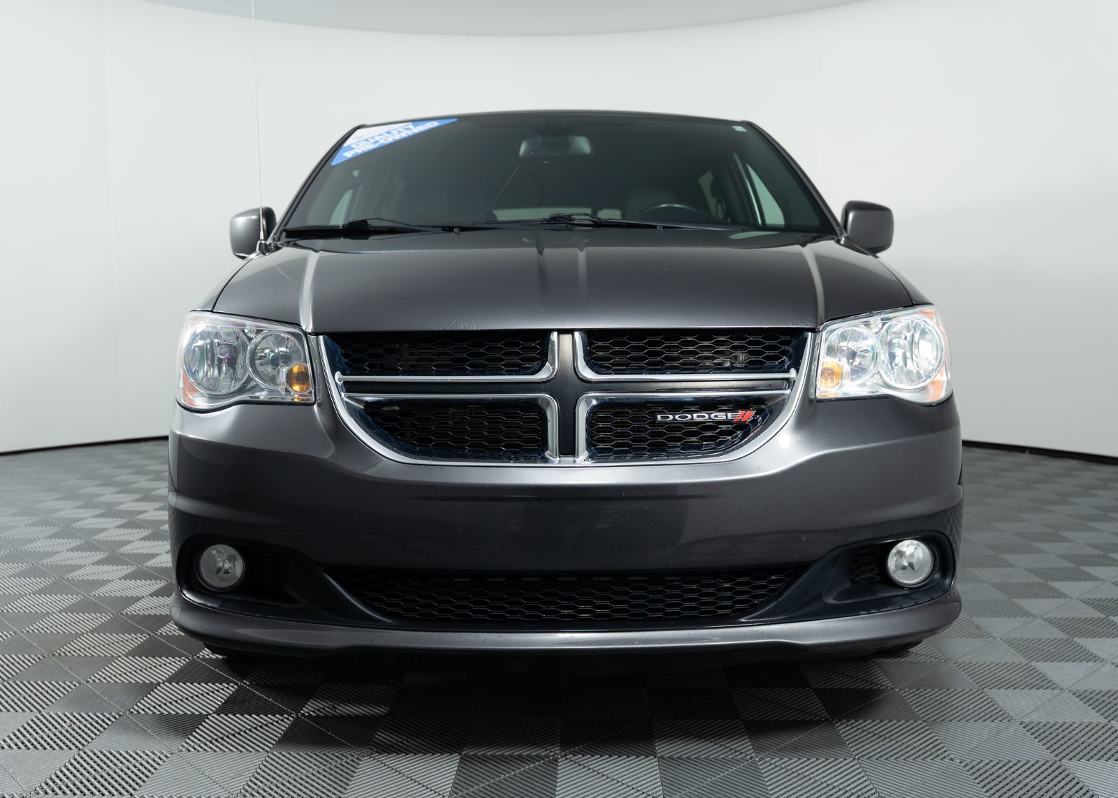 Photo 2019 Dodge Grand Caravan 35th Anniversary #2