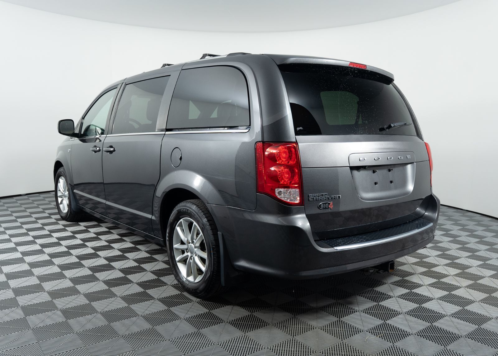 Photo 2019 Dodge Grand Caravan 35th Anniversary #4