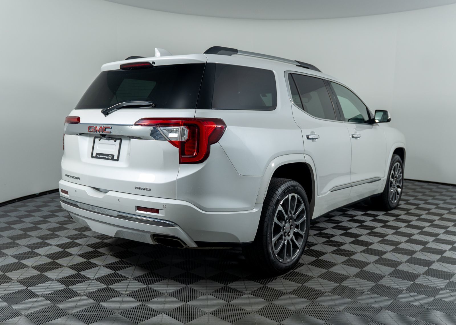 Photo 2023 GMC Acadia Denali #5