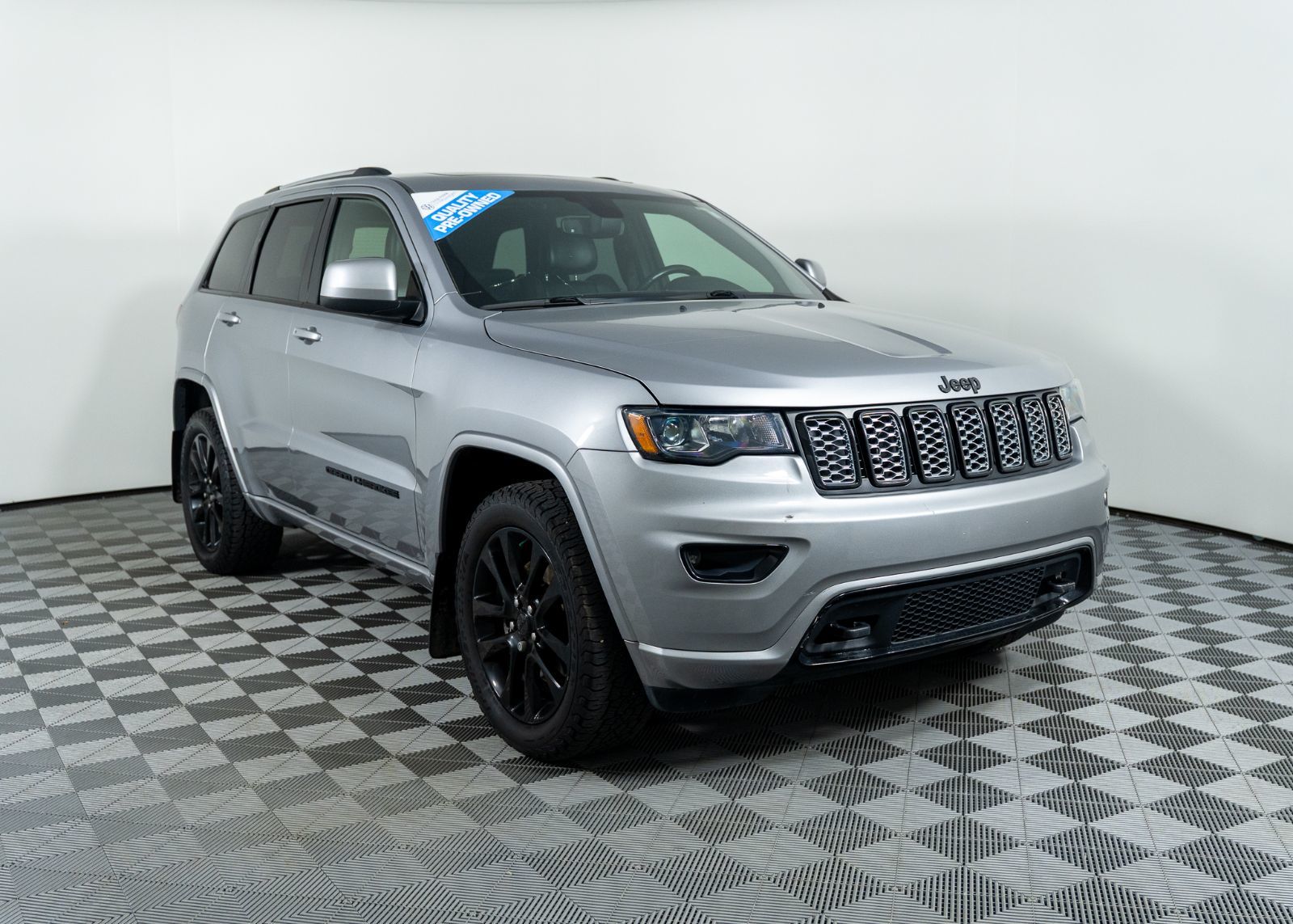 Photo 2021 Jeep Grand Cherokee Altitude #3