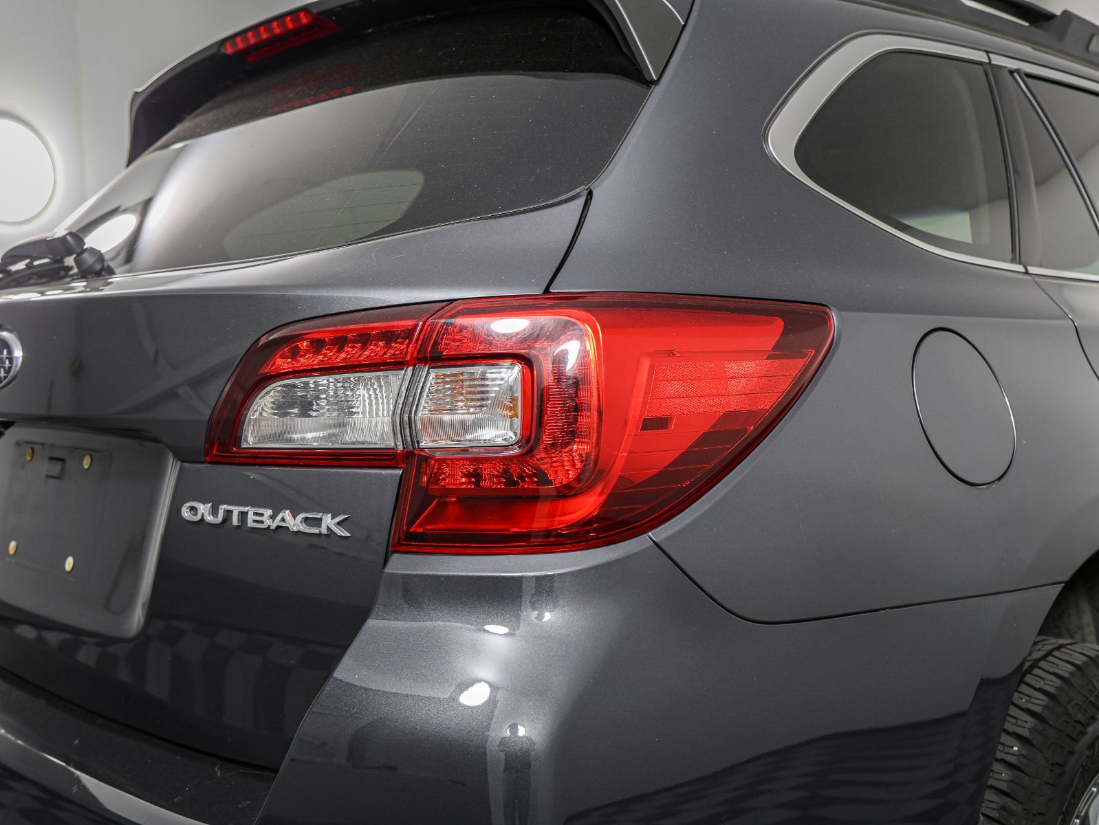 Photo 2018 Subaru Outback Touring #8