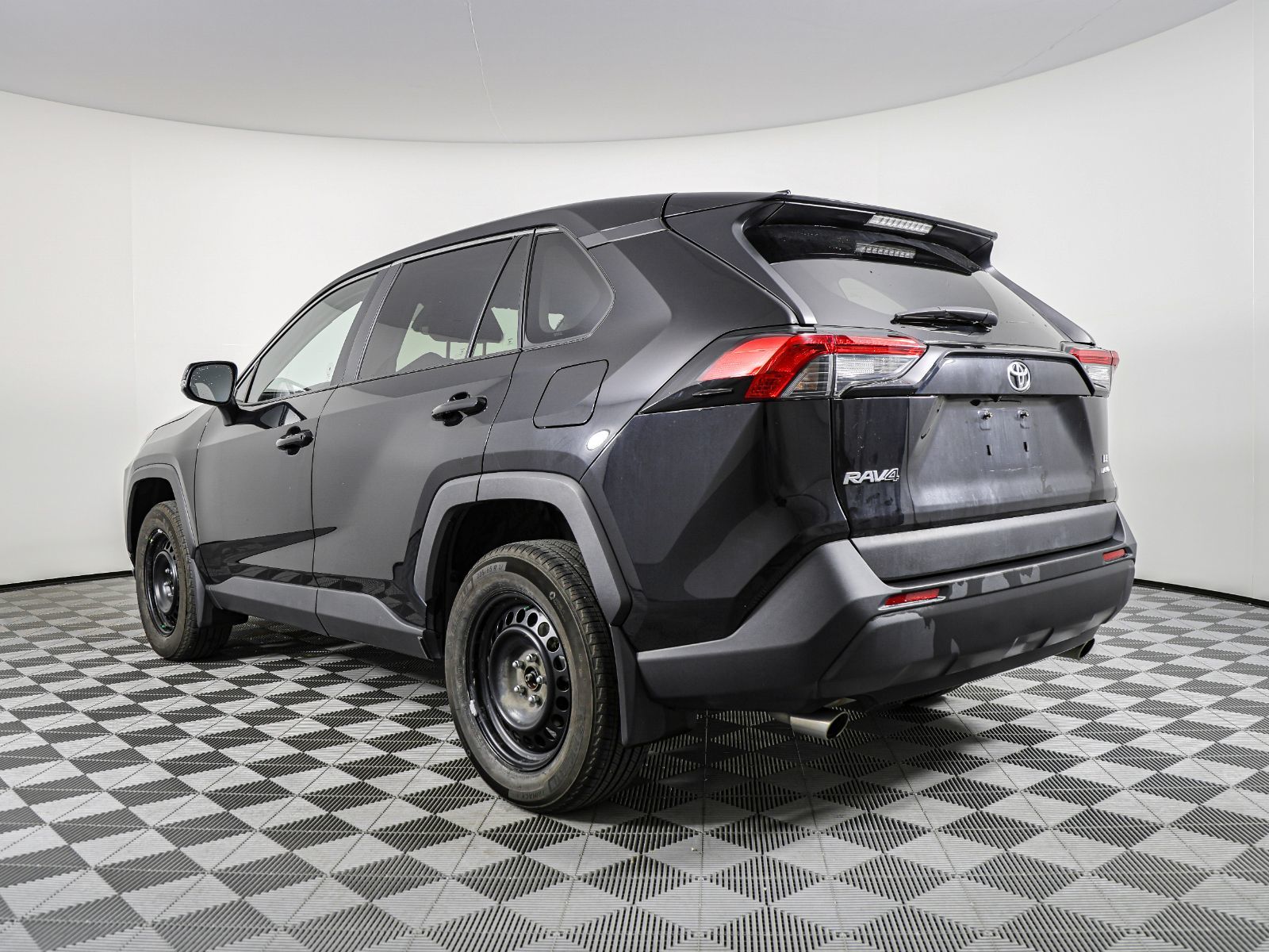 Photo 2024 Toyota RAV4 LE #6