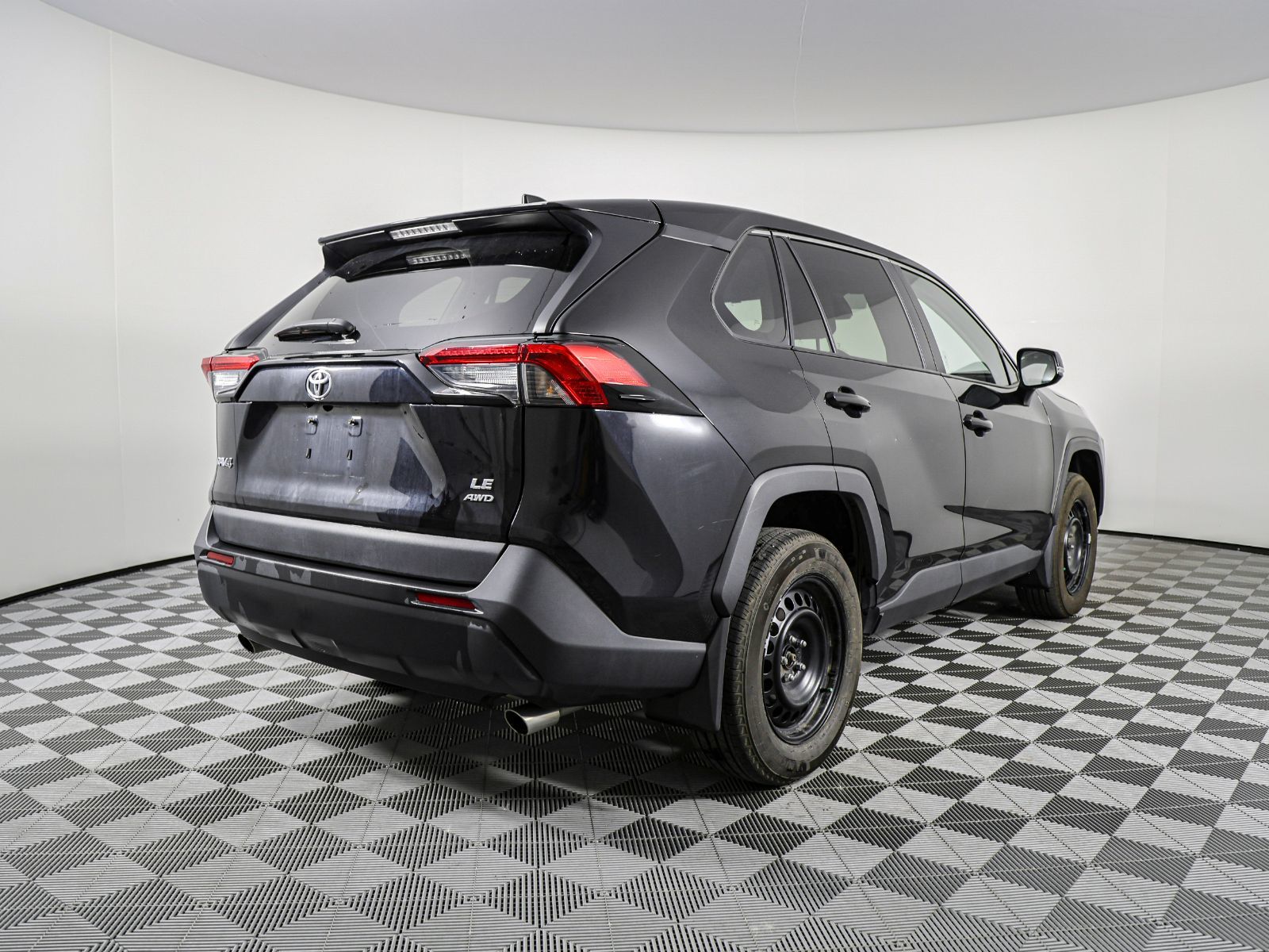 Photo 2024 Toyota RAV4 LE #4
