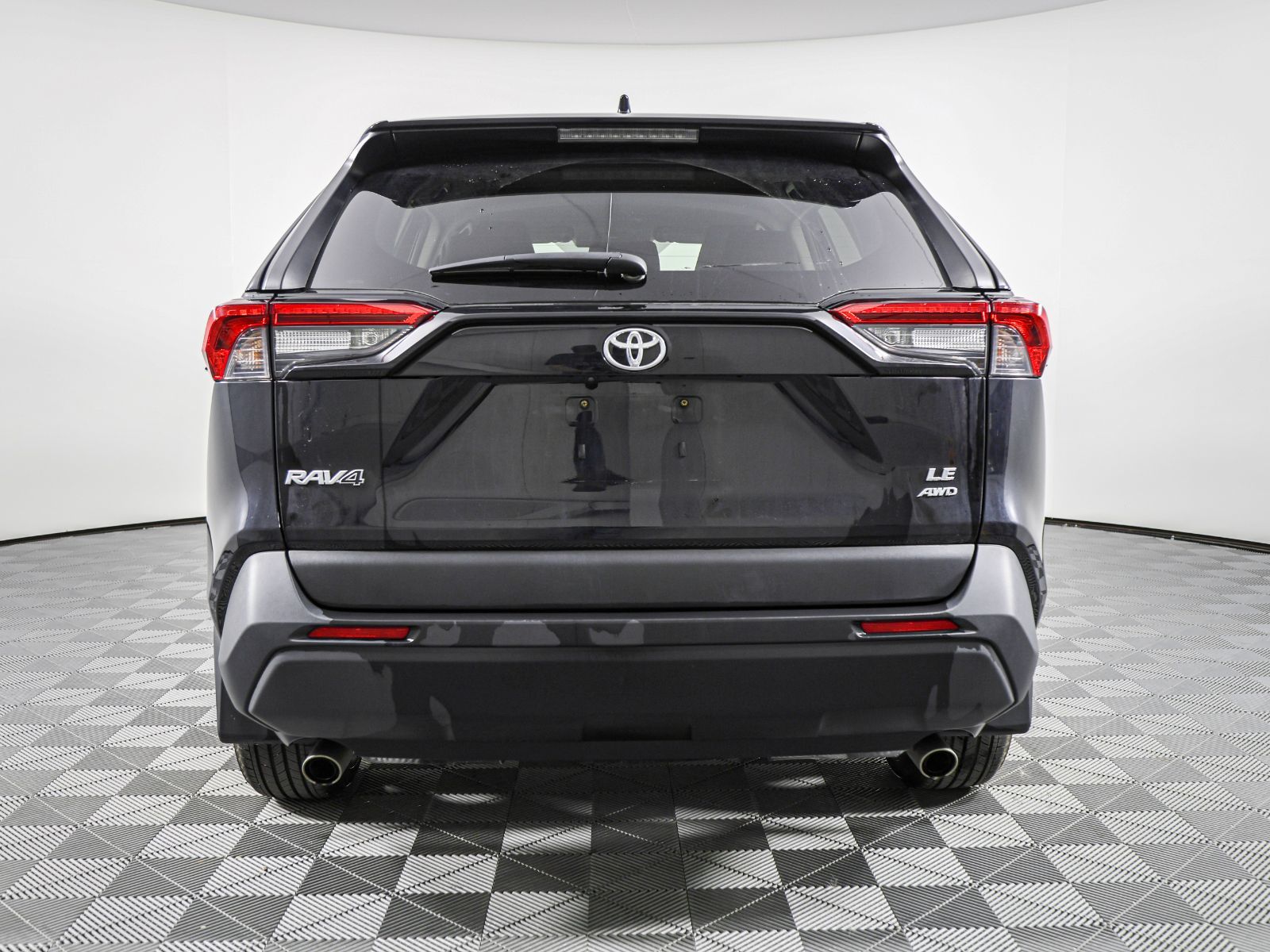 Photo 2024 Toyota RAV4 LE #5