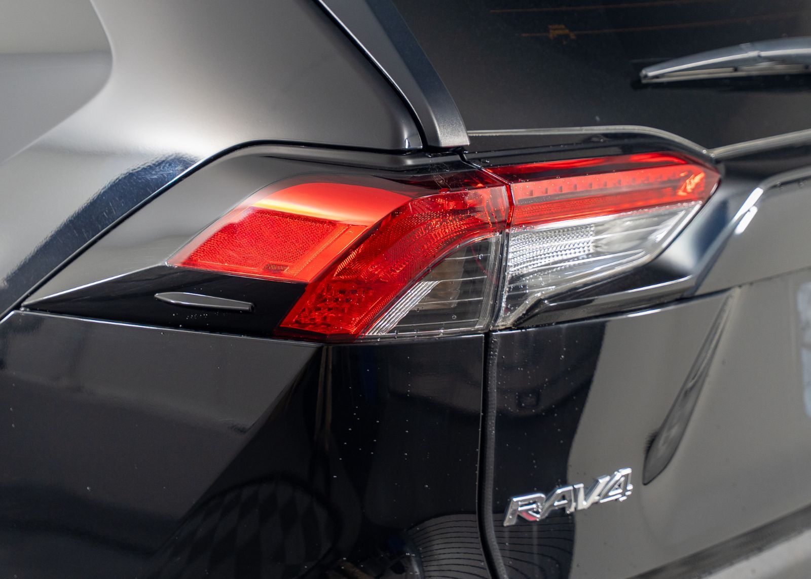 Photo 2024 Toyota RAV4 XLE #5