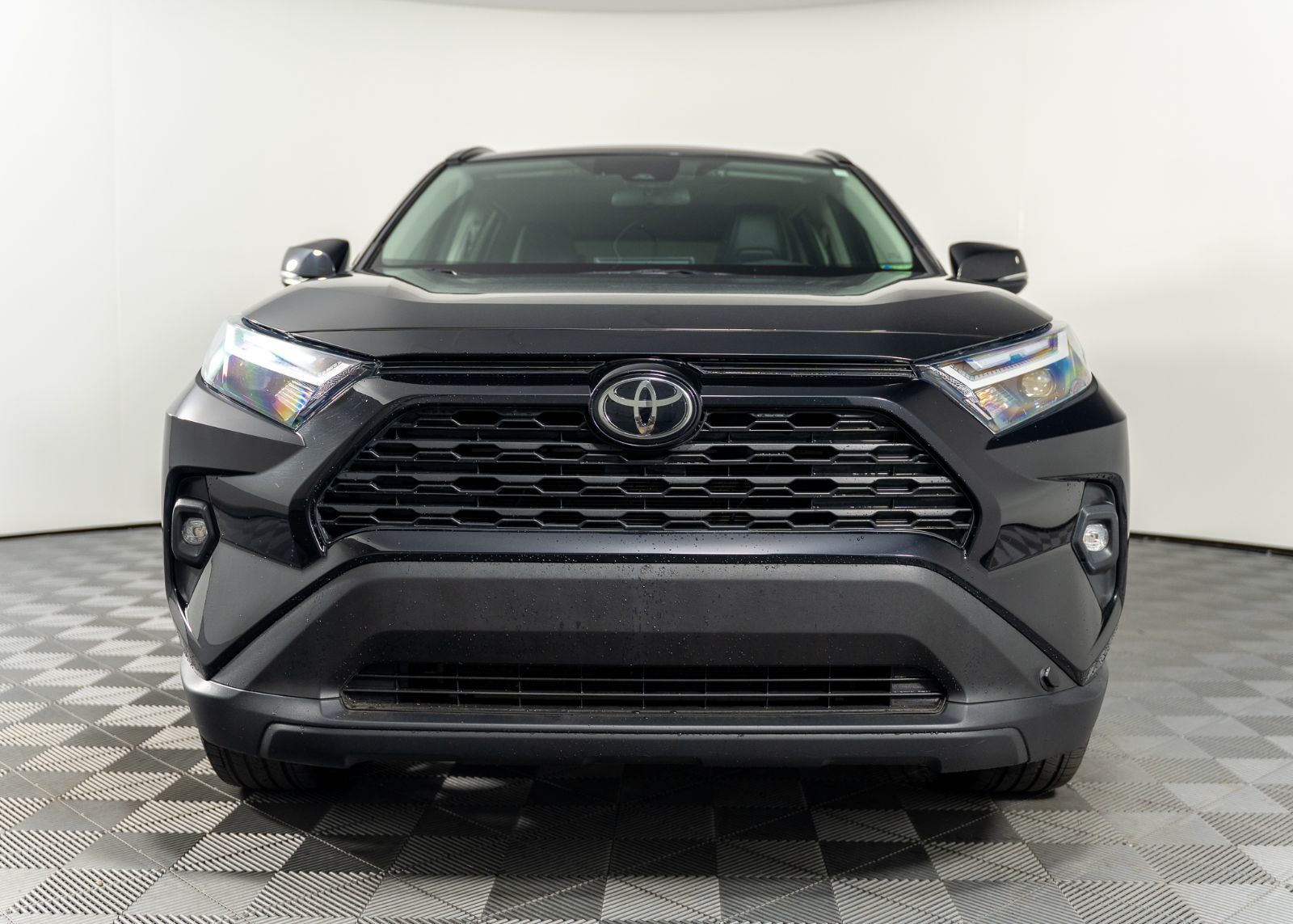 Photo 2024 Toyota RAV4 XLE #2