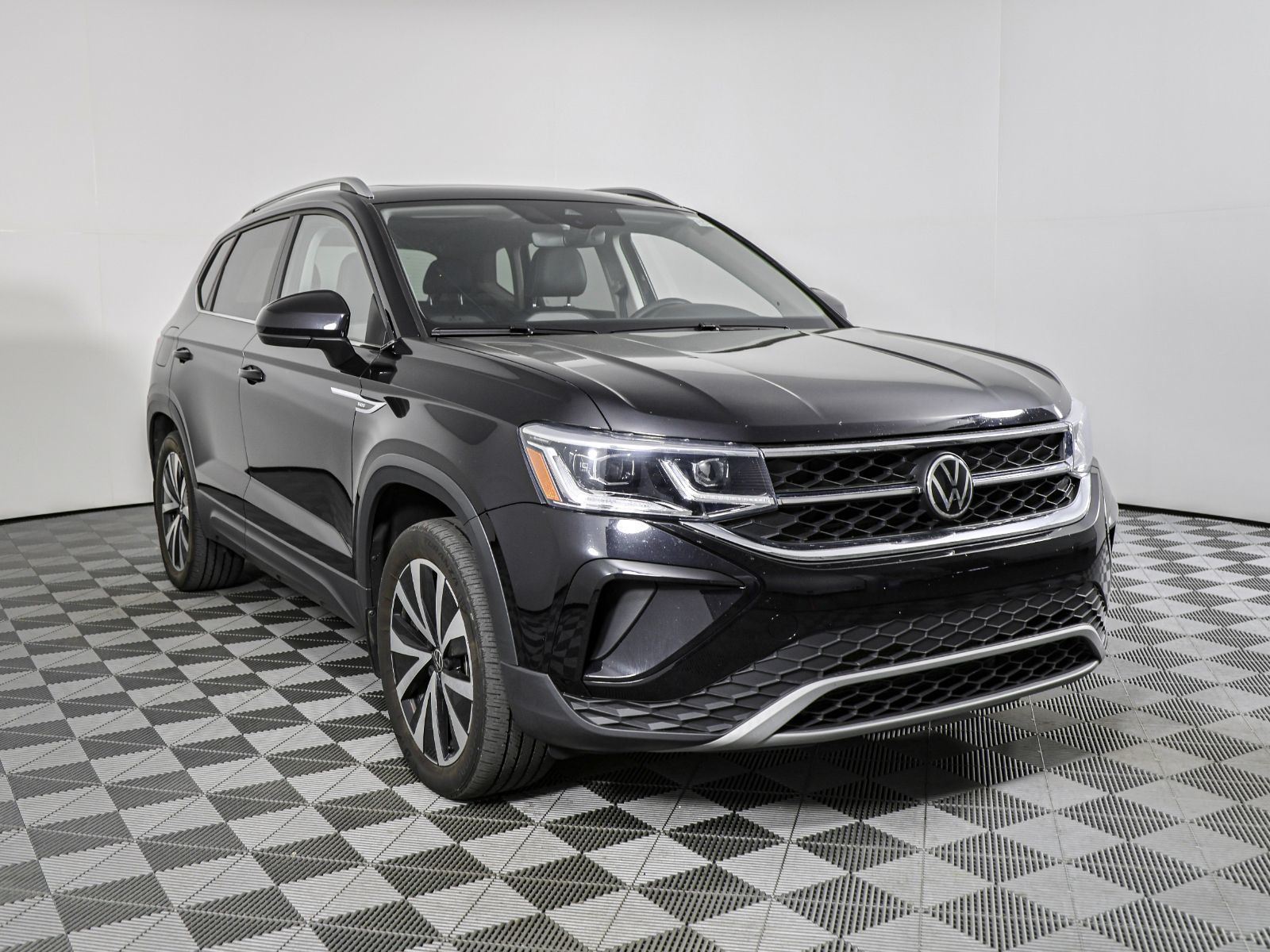 Photo 2022 Volkswagen Taos Highline #3